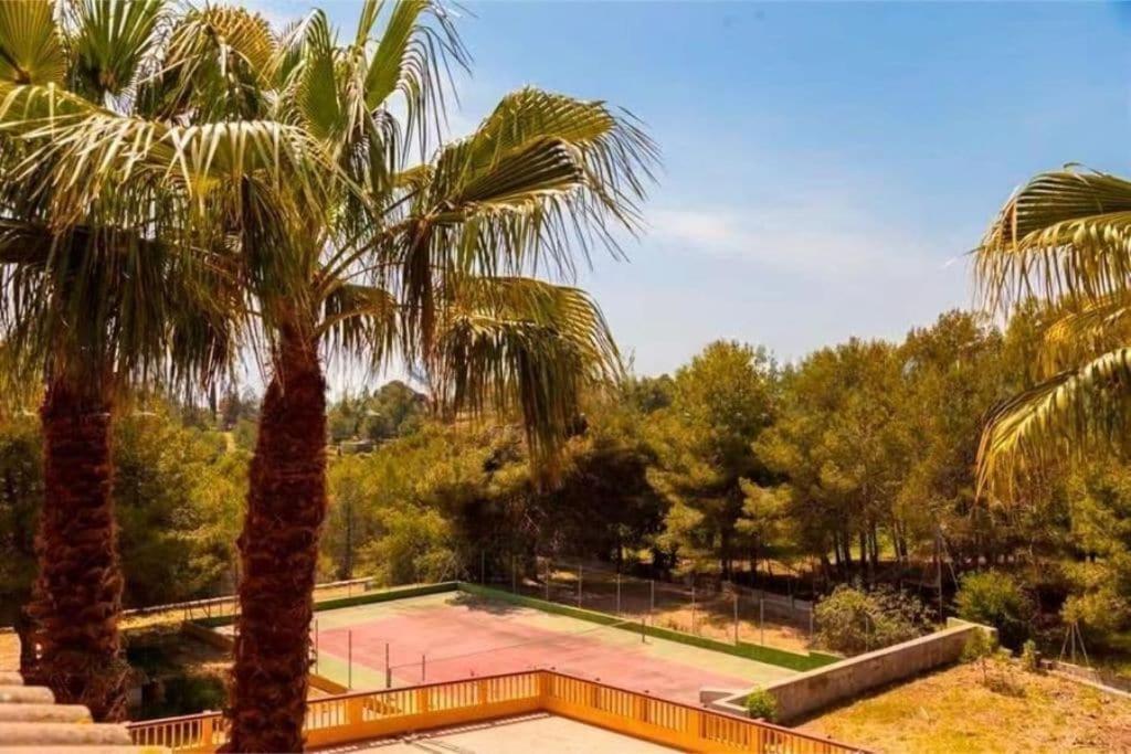 Villa Golf Sitges Vilanova i la Geltrú Exteriör bild